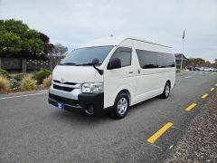 Photo of the vehicle Toyota HiAce