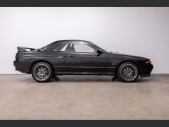 Photo of the vehicle Nissan Skyline