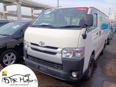 Photo of the vehicle Toyota HiAce