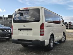 Photo of the vehicle Toyota HiAce