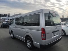 Photo of the vehicle Toyota HiAce