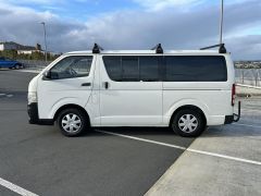 Photo of the vehicle Toyota HiAce