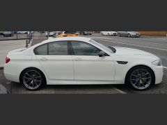 Photo of the vehicle BMW M5