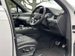 Photo of the vehicle Audi Q7