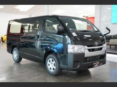 Photo of the vehicle Toyota HiAce