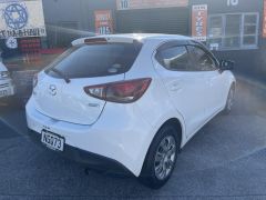 Photo of the vehicle Mazda Demio