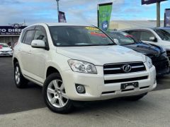 Photo of the vehicle Toyota RAV4