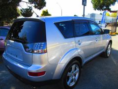 Photo of the vehicle Mitsubishi Outlander