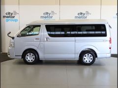 Photo of the vehicle Toyota HiAce