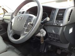 Photo of the vehicle Toyota HiAce