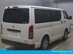 Photo of the vehicle Toyota HiAce