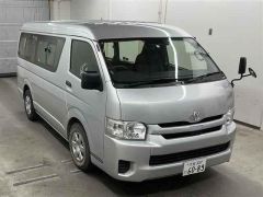 Photo of the vehicle Toyota HiAce