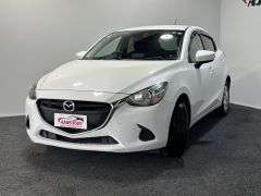 Photo of the vehicle Mazda Demio