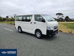 Photo of the vehicle Toyota HiAce