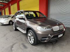 Photo of the vehicle BMW X5