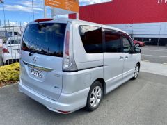 Photo of the vehicle Nissan Serena