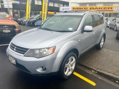 Photo of the vehicle Mitsubishi Outlander