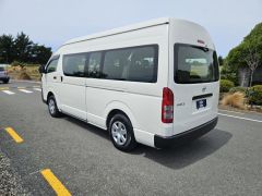 Photo of the vehicle Toyota HiAce