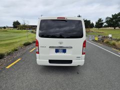 Photo of the vehicle Toyota HiAce