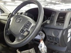 Photo of the vehicle Toyota HiAce