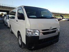 Photo of the vehicle Toyota HiAce