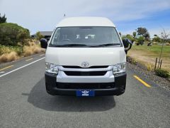 Photo of the vehicle Toyota HiAce