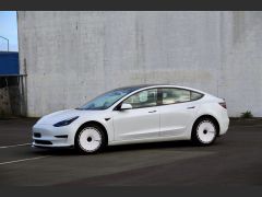 Photo of the vehicle Tesla Model 3