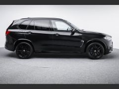 Photo of the vehicle BMW X5