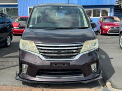 Photo of the vehicle Nissan Serena