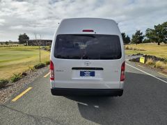 Photo of the vehicle Toyota HiAce