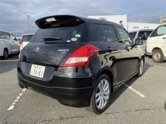 Photo of the vehicle Suzuki Swift