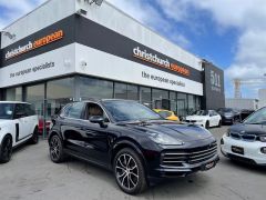 Photo of the vehicle Porsche Cayenne