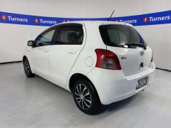 Photo of the vehicle Toyota Vitz