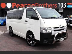 Photo of the vehicle Toyota HiAce