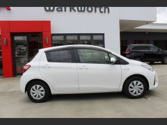 Photo of the vehicle Toyota Vitz