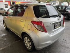 Photo of the vehicle Toyota Vitz