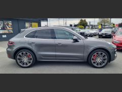 Photo of the vehicle Porsche Macan